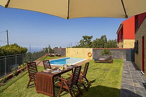 Felicidade Rocha I, for Families, With a Pool