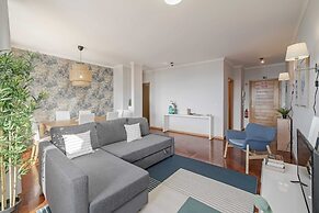Bright Apartment With Pool, Garajau IV
