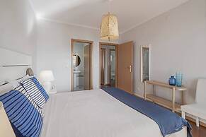 Bright Apartment With Pool, Garajau IV