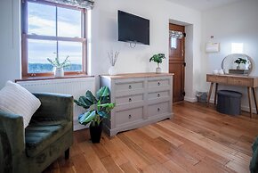 The Beacon - 3 Bed - Ludchurch