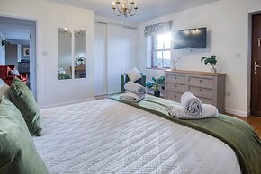 The Beacon - 3 Bed - Ludchurch