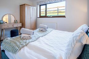 The Beacon - 3 Bed - Ludchurch