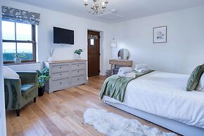 The Beacon - 3 Bed - Ludchurch