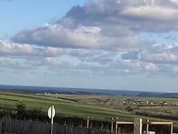 Contemporary Guest House With Outside Barrel Sauna