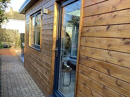 Contemporary Guest House With Outside Barrel Sauna