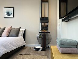 Contemporary Guest House With Outside Barrel Sauna