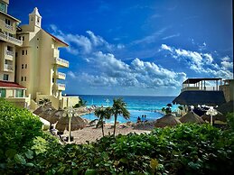 Cancun Plaza - Best Beach