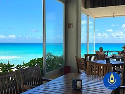 Cancun Plaza - Best Beach