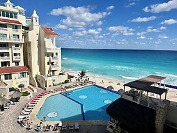 Cancun Plaza - Best Beach