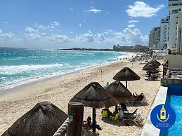 Cancun Plaza - Best Beach
