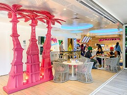 W Residences Luxury Suites Across from Fort Lauderdale Beach