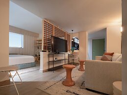 HiBird- Apartment and Suites Hotel