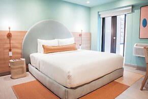 HiBird- Apartment and Suites Hotel