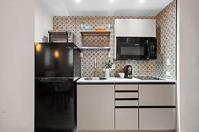 HiBird- Apartment and Suites Hotel