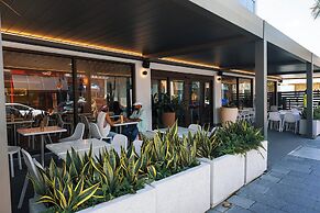 HiBird- Apartment and Suites Hotel
