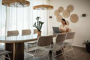 HiBird- Apartment and Suites Hotel