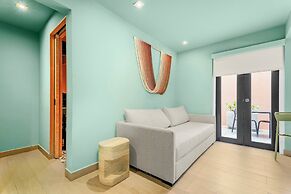 HiBird- Apartment and Suites Hotel