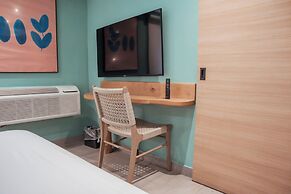 HiBird- Apartment and Suites Hotel