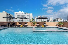 HiBird- Apartment and Suites Hotel