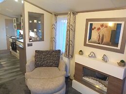 Lovely 3-bed Lodge in Towyn Near Rhyl