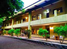 Hotel Coco Heights Condos