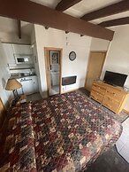 OLDE MILL INN OF CLARKSTON