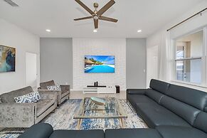 Magnificent 12bd House Perfect for Family Gatherings, Close to Disney 