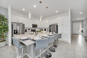 Magnificent 12bd House Perfect for Family Gatherings, Close to Disney 