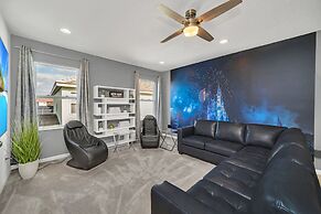 Magnificent 12bd House Perfect for Family Gatherings, Close to Disney 