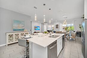 Magnificent 12bd House Perfect for Family Gatherings, Close to Disney 