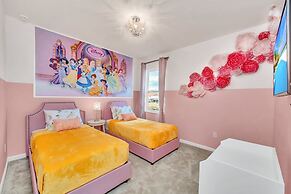 Magnificent 12bd House Perfect for Family Gatherings, Close to Disney 