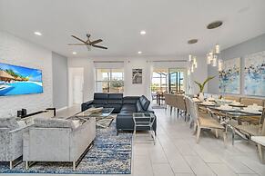 Magnificent 12bd House Perfect for Family Gatherings, Close to Disney 