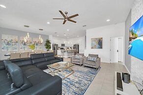 Magnificent 12bd House Perfect for Family Gatherings, Close to Disney 