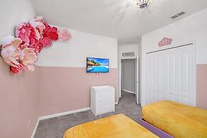 Magnificent 12bd House Perfect for Family Gatherings, Close to Disney 