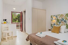 Pyrgaraki Studios and Apartments