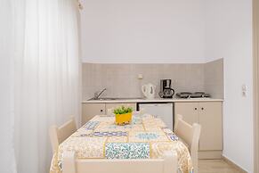 Pyrgaraki Studios and Apartments
