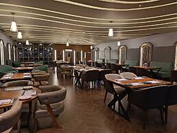 The Kings Park Grand