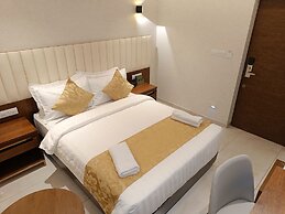 The Kings Park Grand