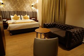 The Kings Park Grand