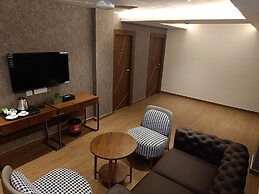 The Kings Park Grand