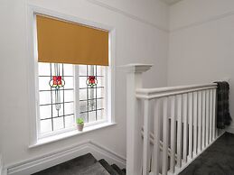 6A Elms Road