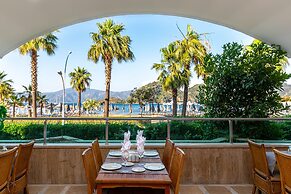 Faros Premium Beach Hotel