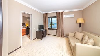 Faros Premium Beach Hotel