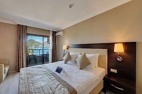 Faros Premium Beach Hotel