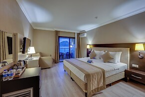 Faros Premium Beach Hotel