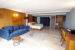 HOTEL LUCA