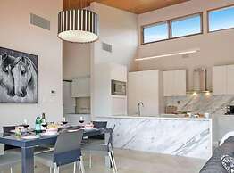 Casa Sul Lago in the H'lands