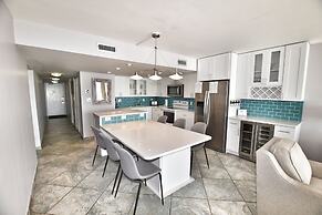 0212 Waters Edge Resort 3 Bedroom Condo by RedAwning