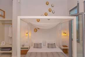 Naxos Riviera Suites