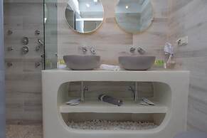 Naxos Riviera Suites